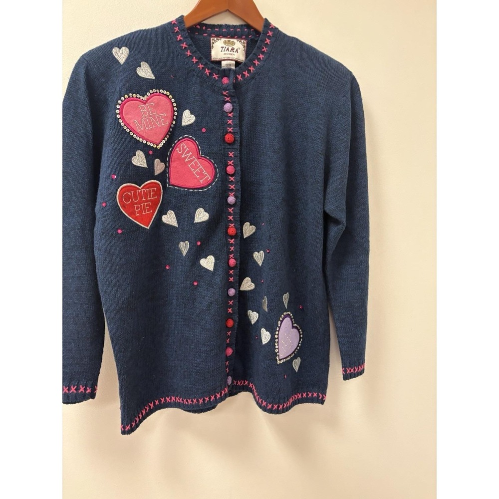 VTG Tiara Heirloom Collectibles Sweater Valentines Day Themed Hearts Measures 2X
